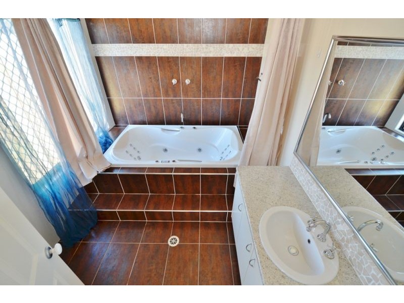 9 Otto Road, Glenore Grove QLD 4342