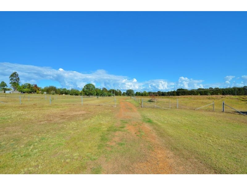 9 Otto Road, Glenore Grove QLD 4342