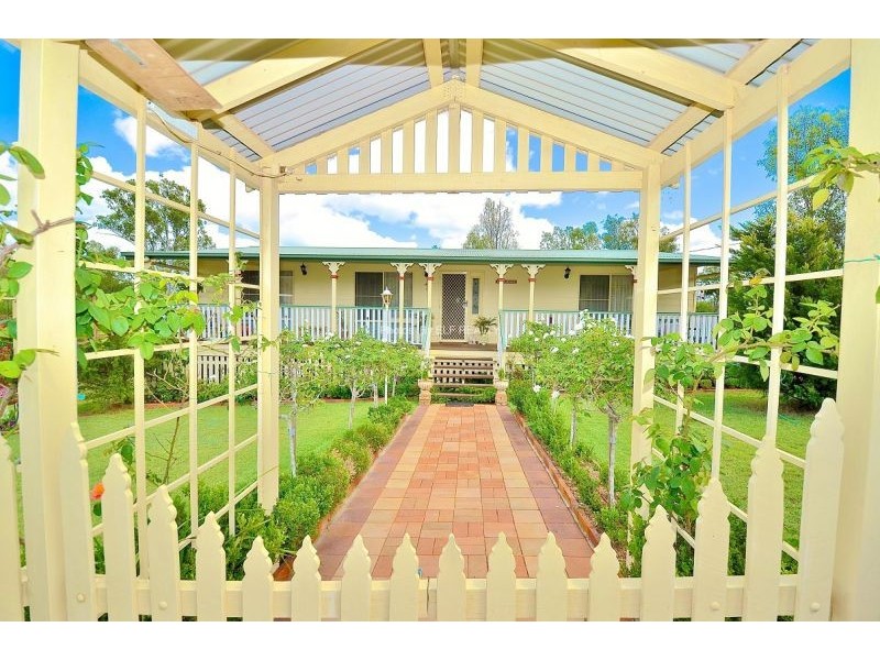 10 Walter Court, Glenore Grove QLD 4342