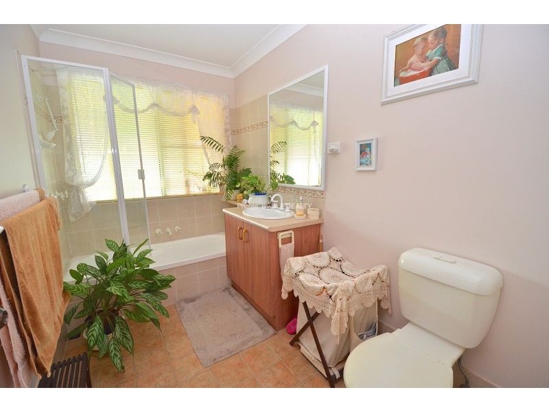 10 Walter Court, Glenore Grove QLD 4342