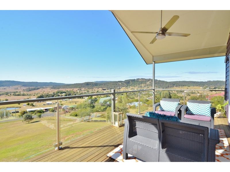4 Vale Court, Summerholm QLD 4341