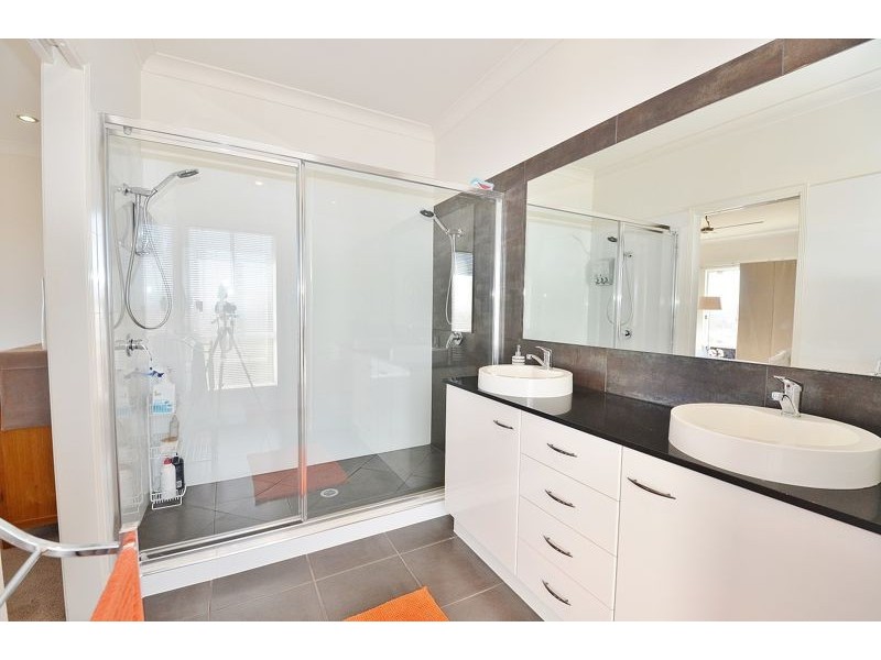 4 Vale Court, Summerholm QLD 4341