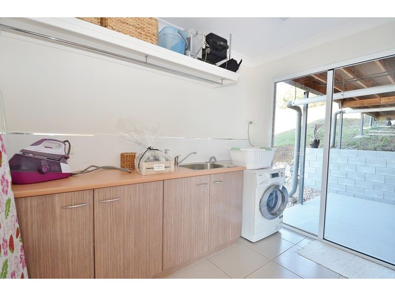 4 Vale Court, Summerholm QLD 4341