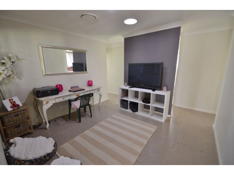 15 Harwood Street, Kensington Grove QLD 4341