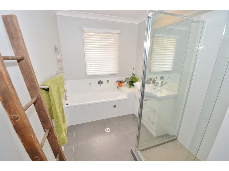 99 Australia II Drive,, Kensington Grove QLD 4341