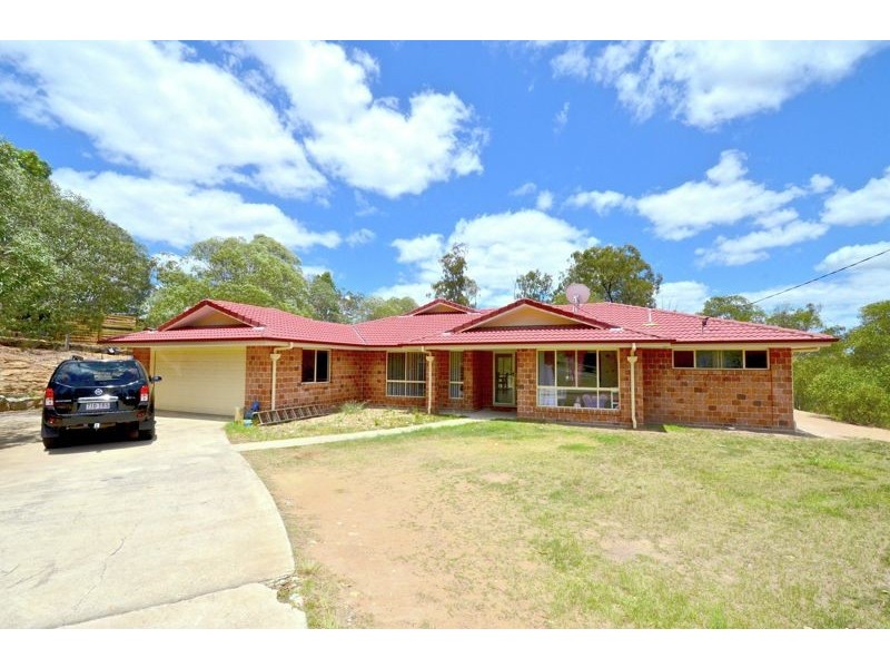 25 Bentley Drive,, Regency Downs QLD 4341