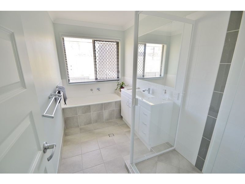 Kensington Grove QLD 4341