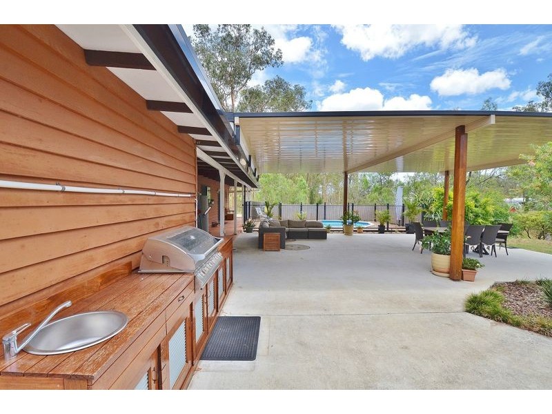 6 Bowers Road, Hatton Vale QLD 4341