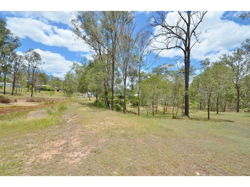 6 Bowers Road, Hatton Vale QLD 4341