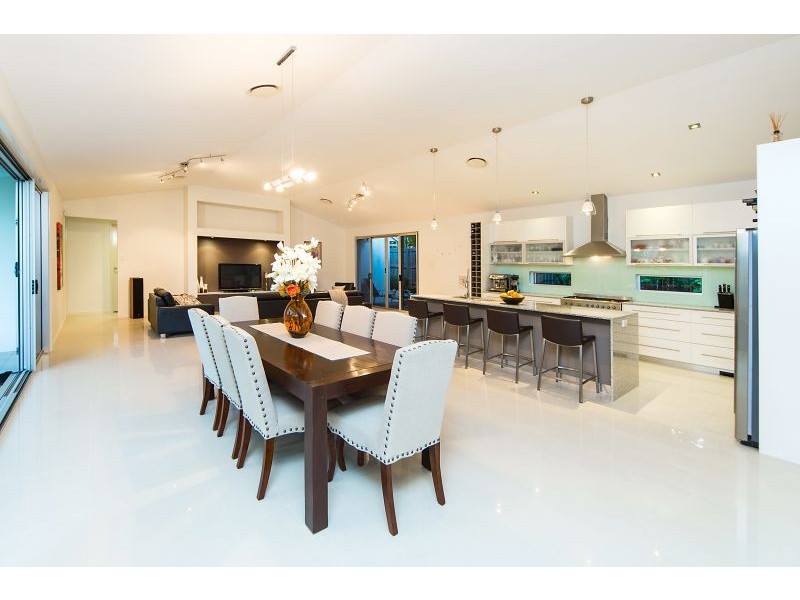 54 Morialta Place, Parkinson QLD 4115