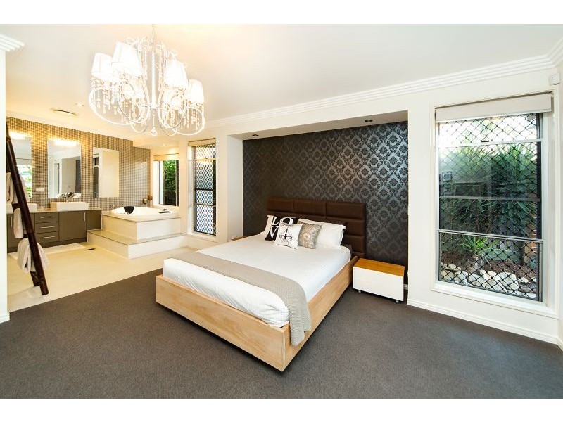 54 Morialta Place, Parkinson QLD 4115