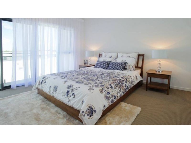 2/88 Broadwater Avenue, Hope Island QLD 4212