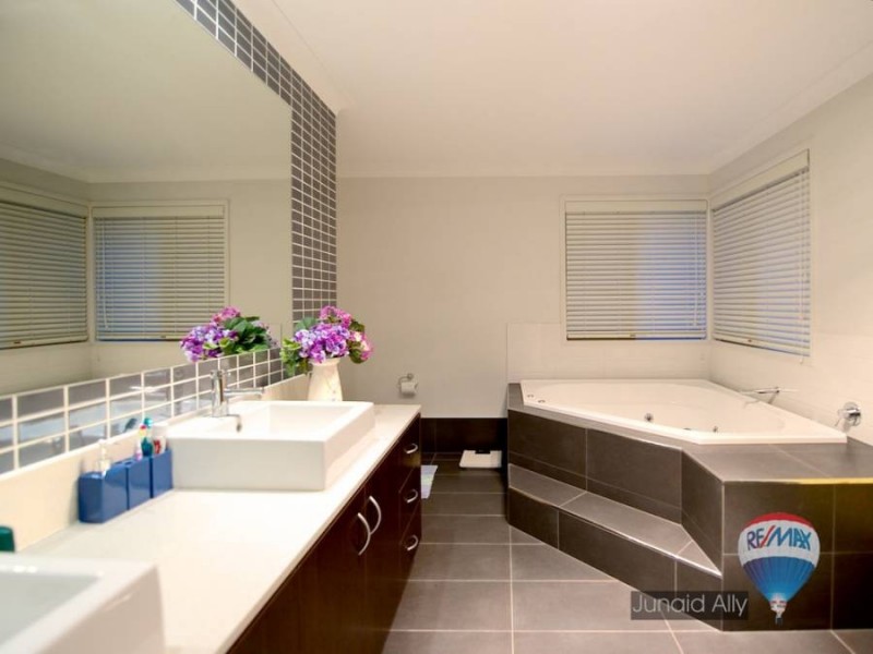 15 Hatia Place, Kuraby QLD 4112