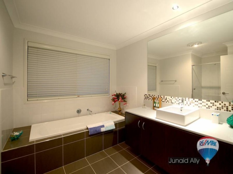 15 Hatia Place, Kuraby QLD 4112
