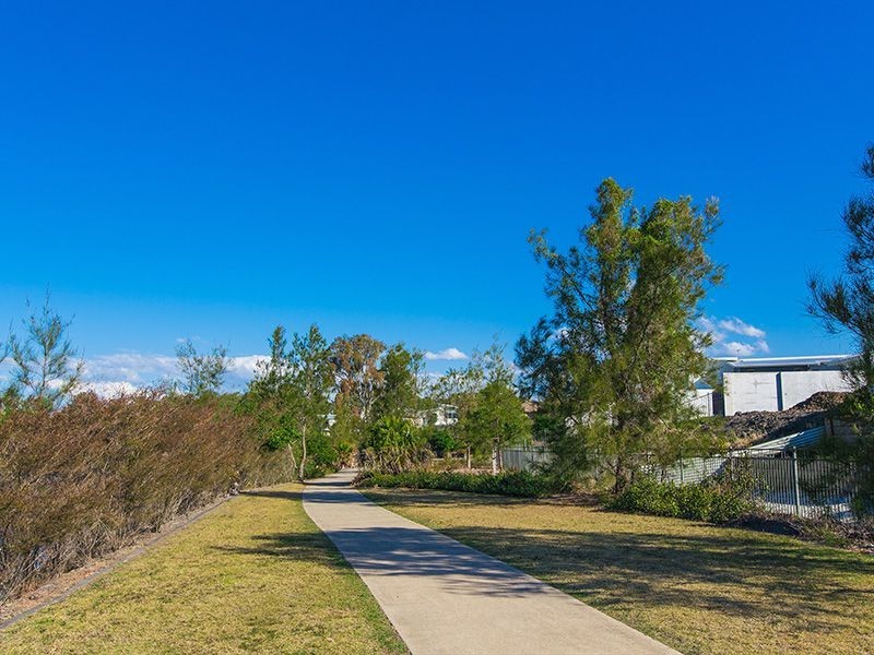 57 River Links Boulevard East, Helensvale QLD 4212
