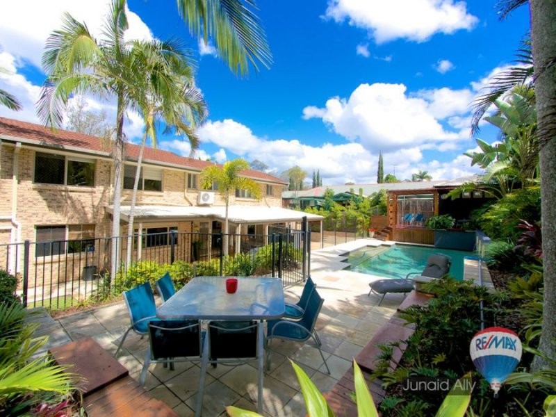 102 Passerine Drive, Rochedale South QLD 4123