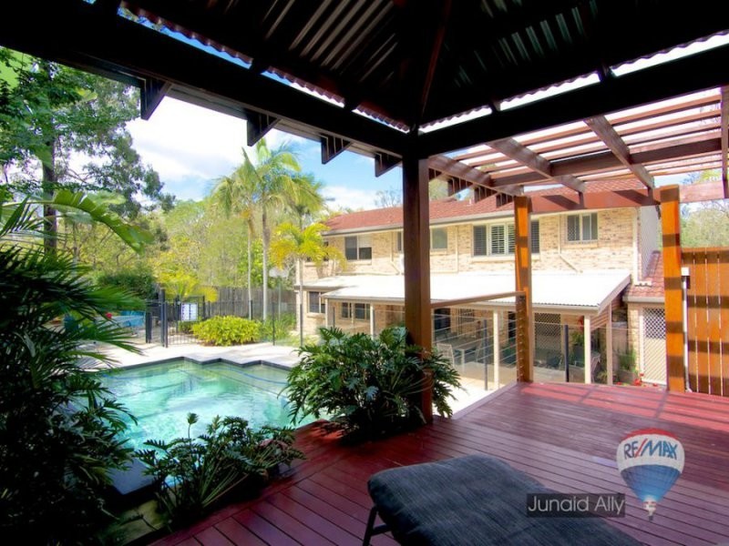 102 Passerine Drive, Rochedale South QLD 4123