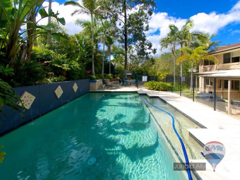 102 Passerine Drive, Rochedale South QLD 4123