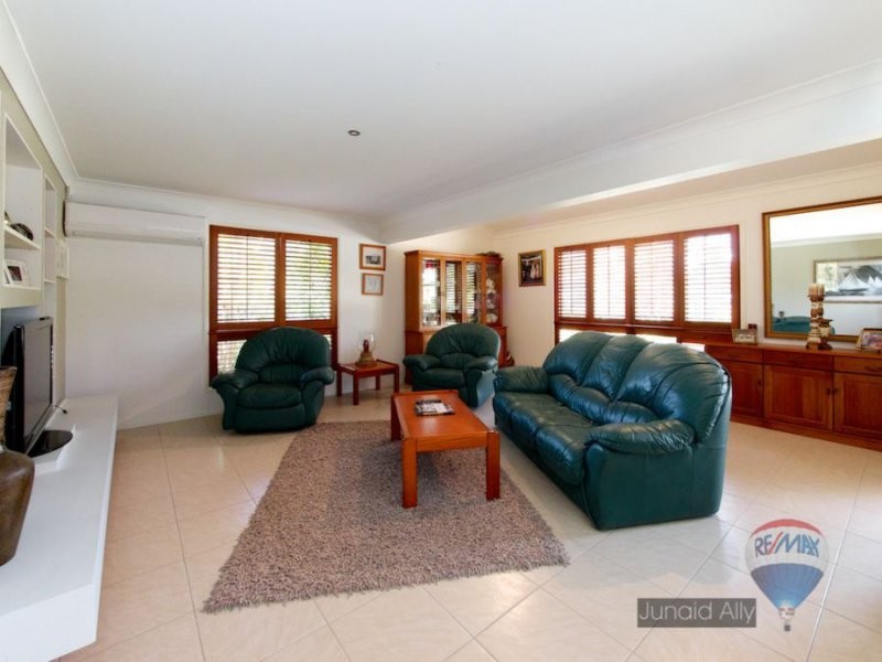 102 Passerine Drive, Rochedale South QLD 4123