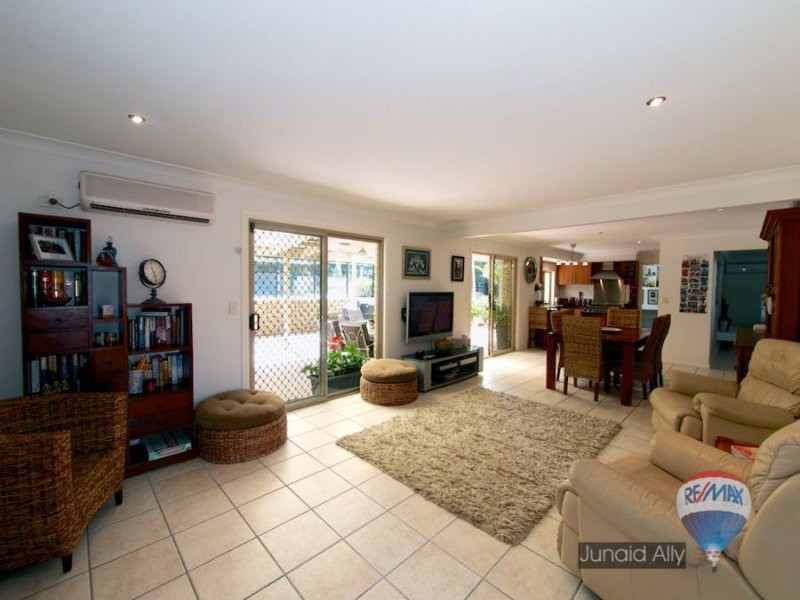 102 Passerine Drive, Rochedale South QLD 4123