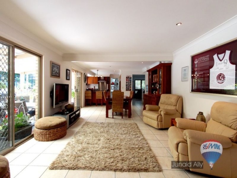 102 Passerine Drive, Rochedale South QLD 4123