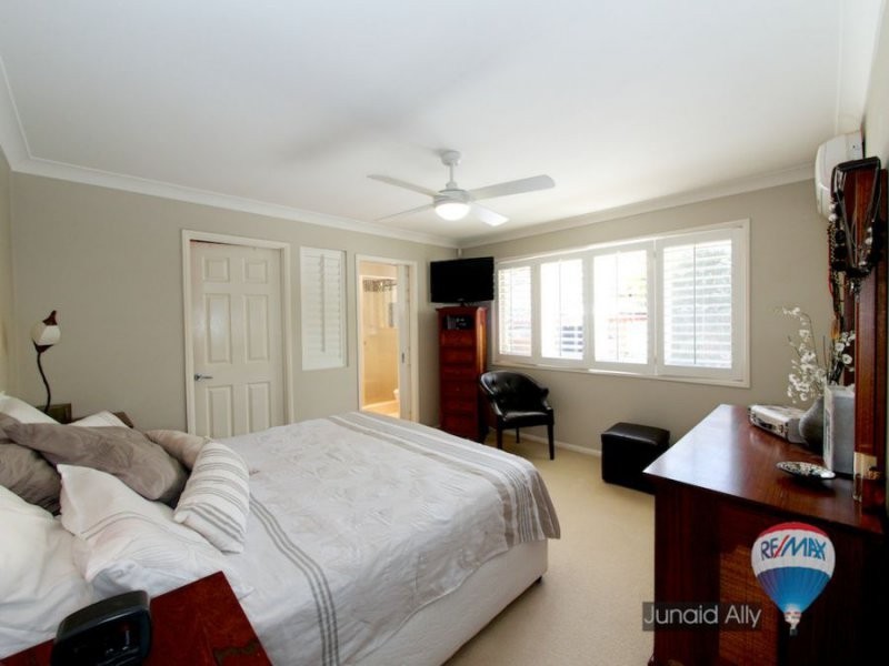 102 Passerine Drive, Rochedale South QLD 4123