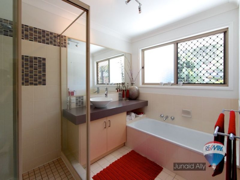 102 Passerine Drive, Rochedale South QLD 4123