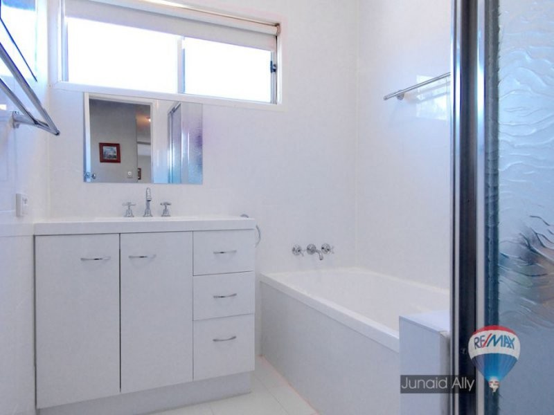 18 Trevelloe Street, Rochedale South QLD 4123