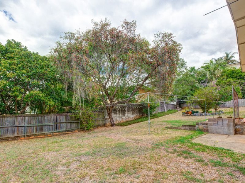 70 Dunrod Street, Holland Park West QLD 4121