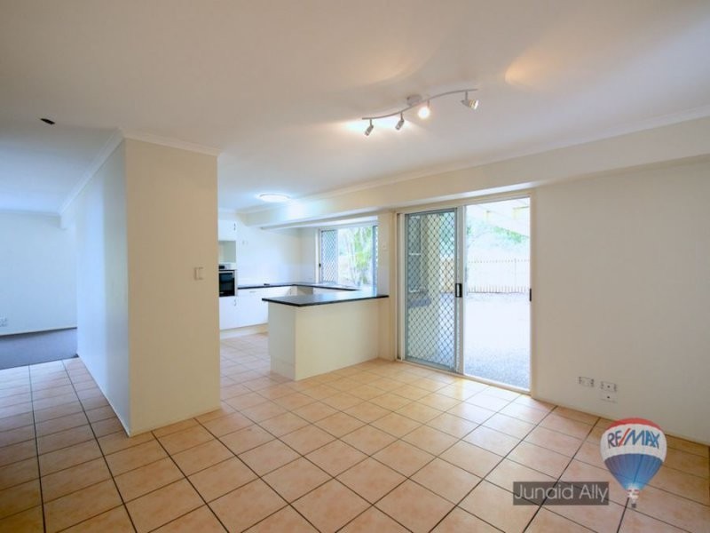 16 Jacaranda Place, Eight Mile Plains QLD 4113