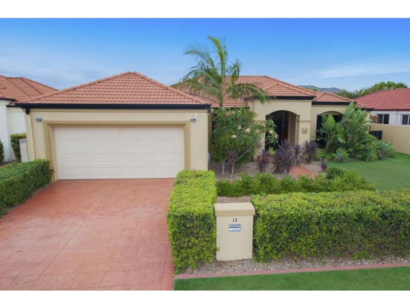12 Dallow Crescent, Helensvale QLD 4212