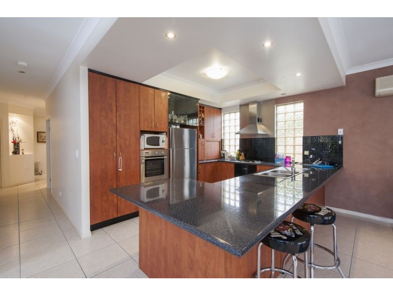 12 Dallow Crescent, Helensvale QLD 4212