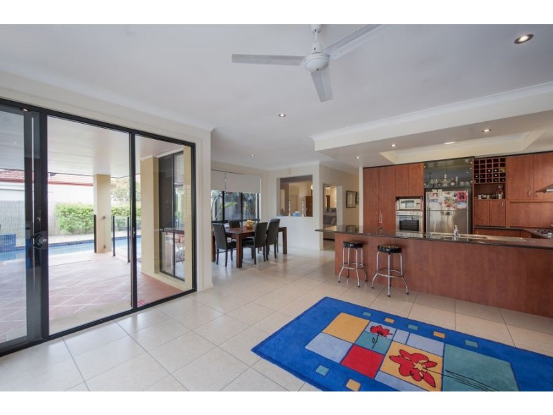 12 Dallow Crescent, Helensvale QLD 4212