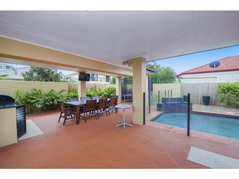 12 Dallow Crescent, Helensvale QLD 4212