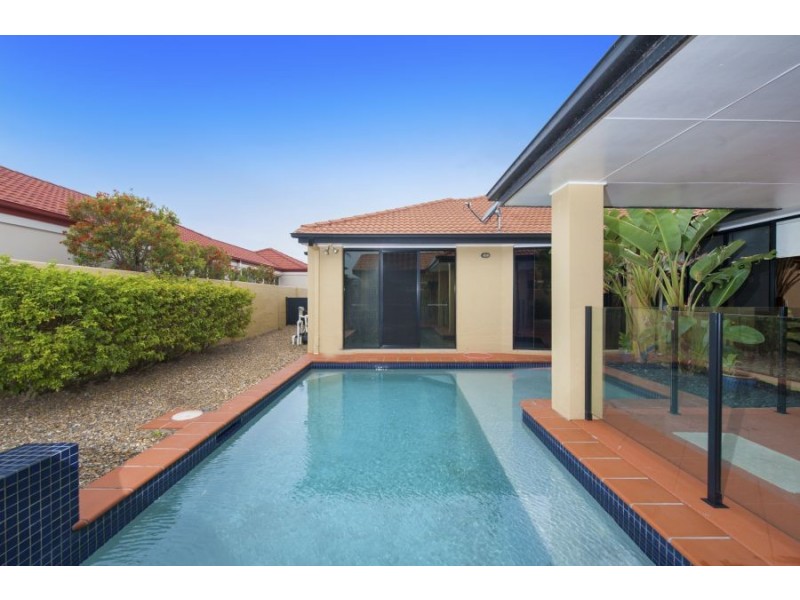 12 Dallow Crescent, Helensvale QLD 4212