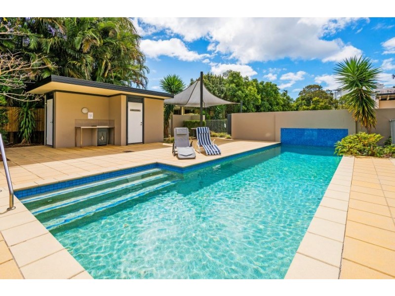 12 Bayview Street, Runaway Bay QLD 4216