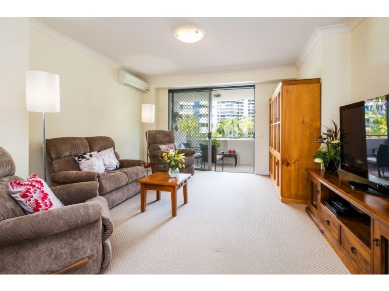 12 Bayview Street, Runaway Bay QLD 4216