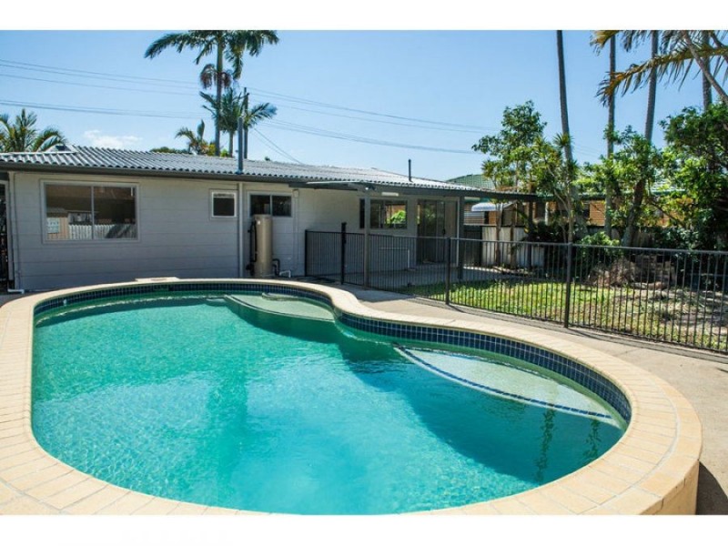 9 Jacaranda Avenue, Hollywell QLD 4216