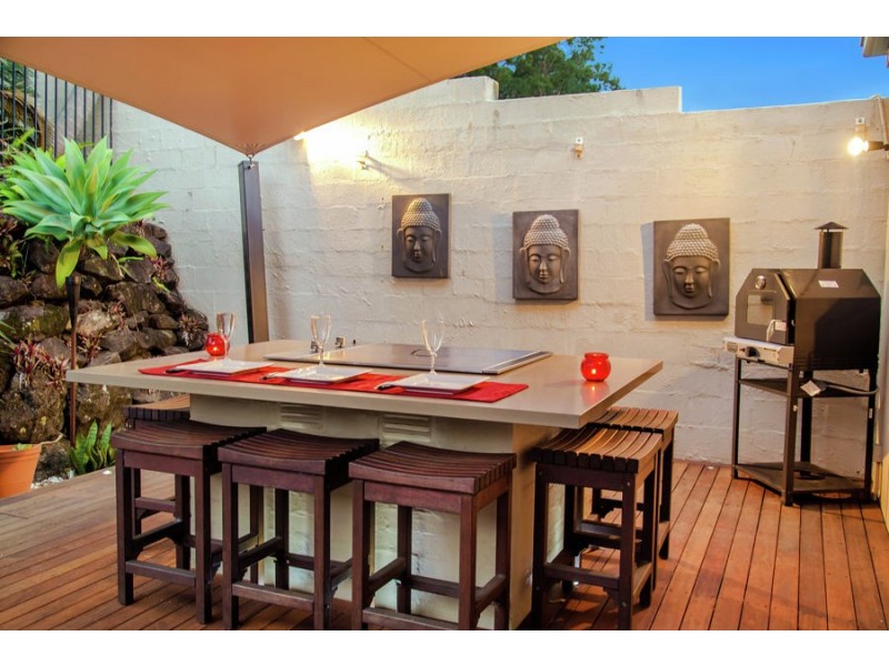 17 CHICHESTER DRIVE, Arundel QLD 4214