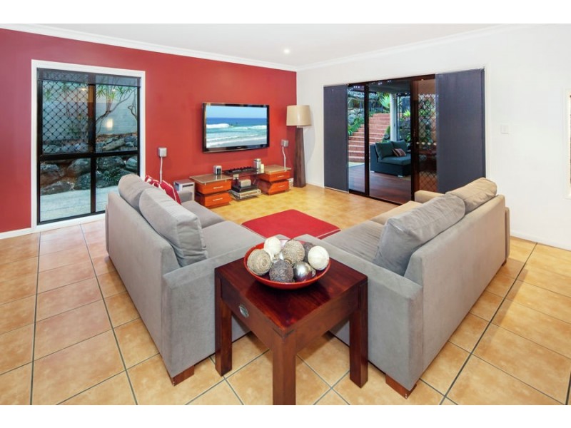 17 CHICHESTER DRIVE, Arundel QLD 4214