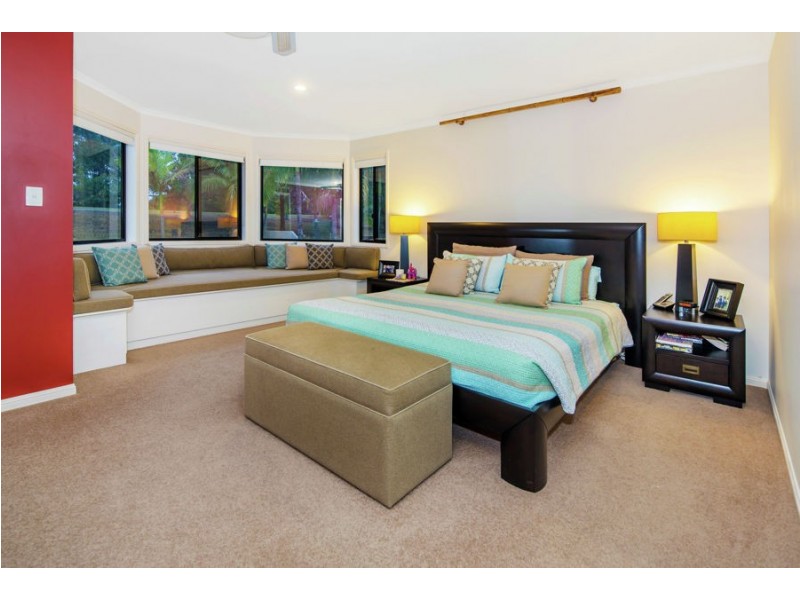 17 CHICHESTER DRIVE, Arundel QLD 4214