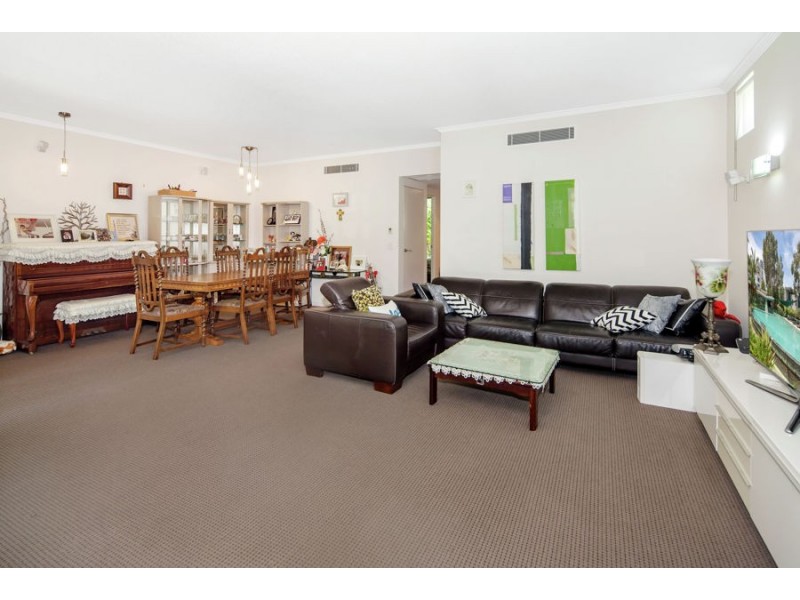 16D/20 Bayview Street, Runaway Bay QLD 4216