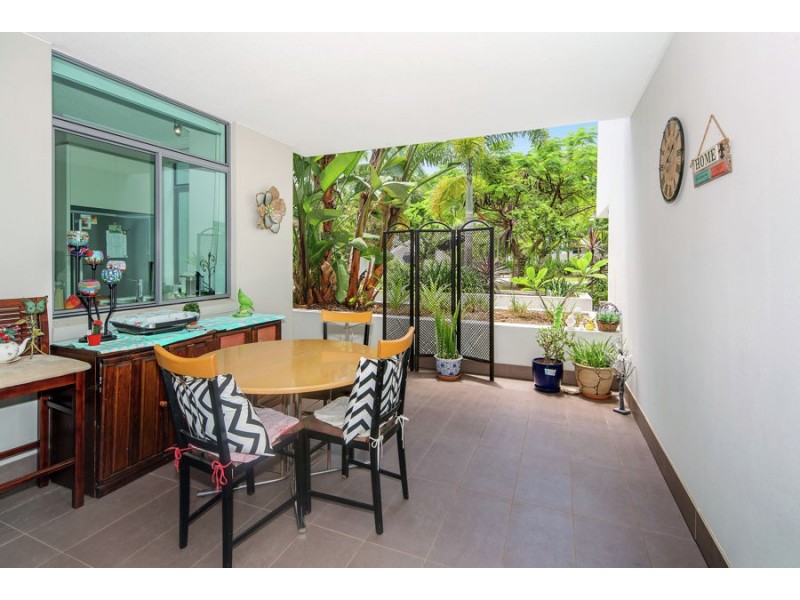 16D/20 Bayview Street, Runaway Bay QLD 4216