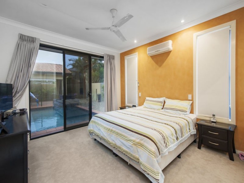 12 Dallow Crescent, Helensvale QLD 4212