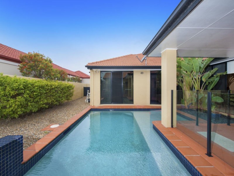 12 Dallow Crescent, Helensvale QLD 4212