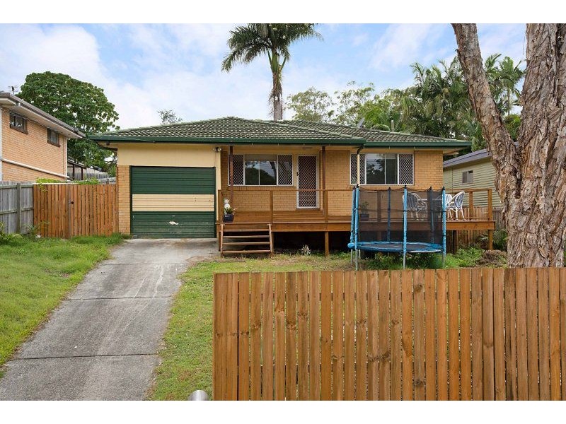 16 Lara Ave, Southport QLD 4215