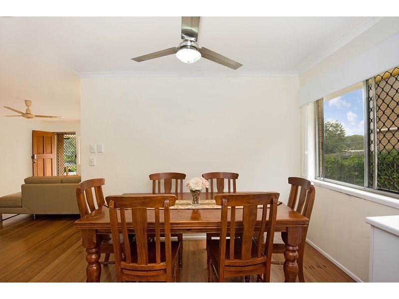 16 Lara Ave, Southport QLD 4215