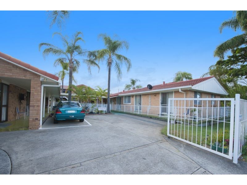 1/40 Imperial Parade, Labrador QLD 4215