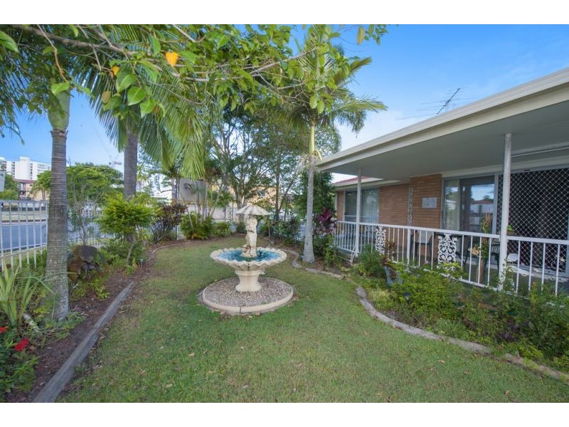 1/40 Imperial Parade, Labrador QLD 4215