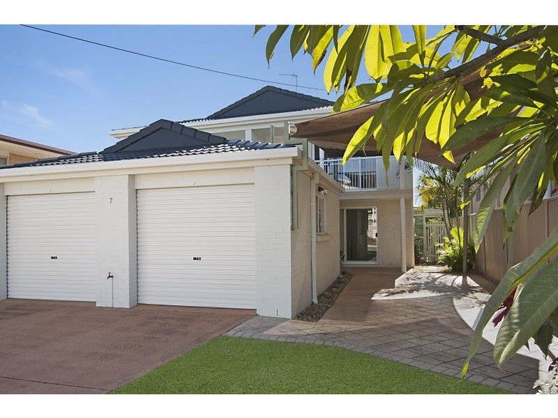 2/7 Mallard Avenue, Paradise Point QLD 4216